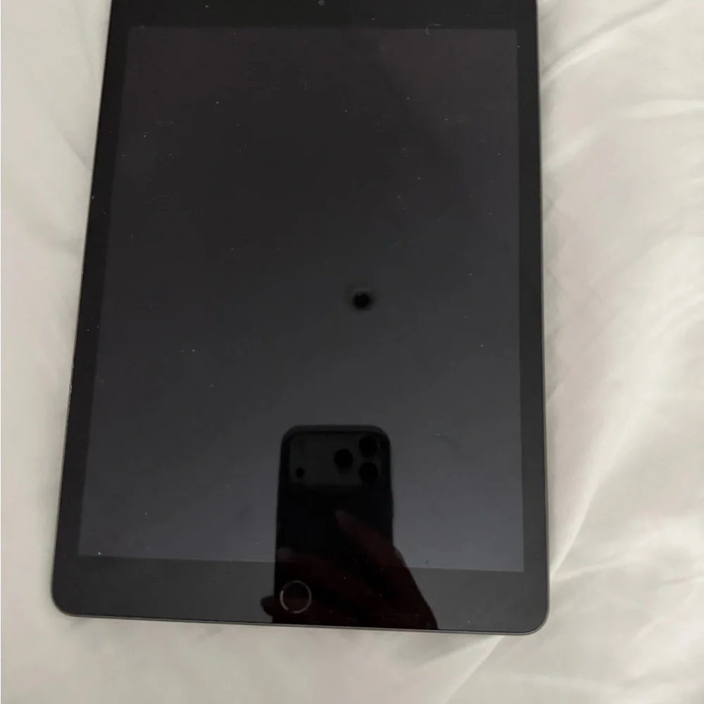 Black Apple Tablet comes with cover